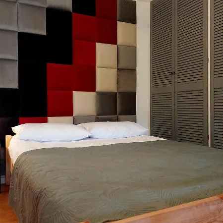 Old Town Apartment *